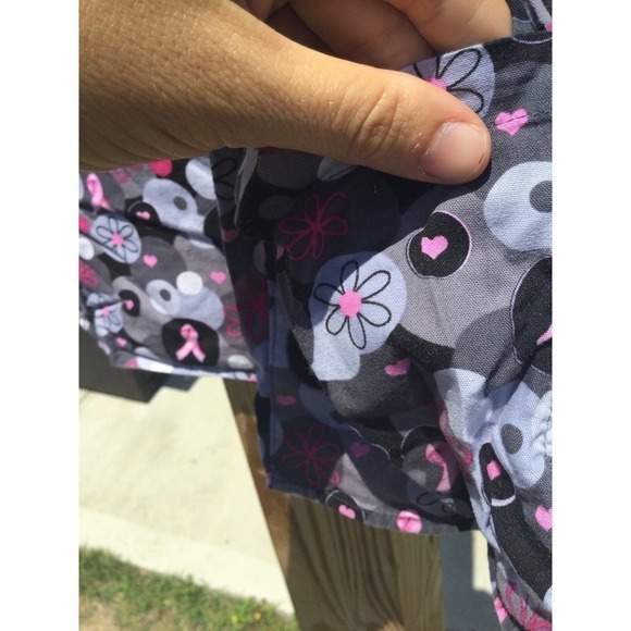 White cross m medium grey scrubs top womens nurse medical pink ribbon komen - Picture 6 of 13